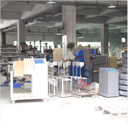 Máy sưởi nhiệt cảm ứng tần số cực cao 40kw với đầu ra 400-1800A và làm mát 0,08-0,16Mpa cho bộ thử nghiệm điện