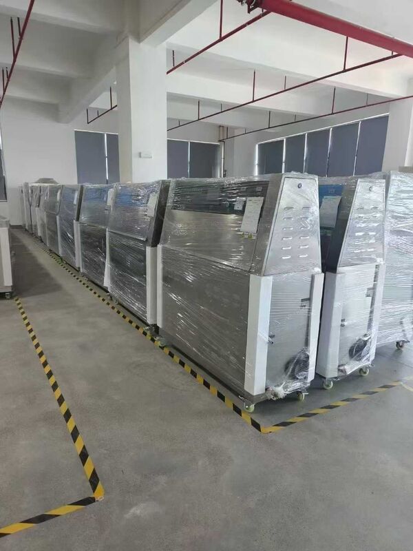 Máy kiểm tra lão hóa gia tốc UV cho cao su, nhựa, da, giày dép có bộ điều khiển nhiệt độ PID kỹ thuật số, buồng thử nghiệm thời tiết