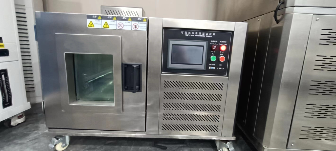 Chamber thử nghiệm nhiệt độ và độ ẩm không đổi trên bàn thí nghiệm cho kiểm tra môi trường phòng thí nghiệm