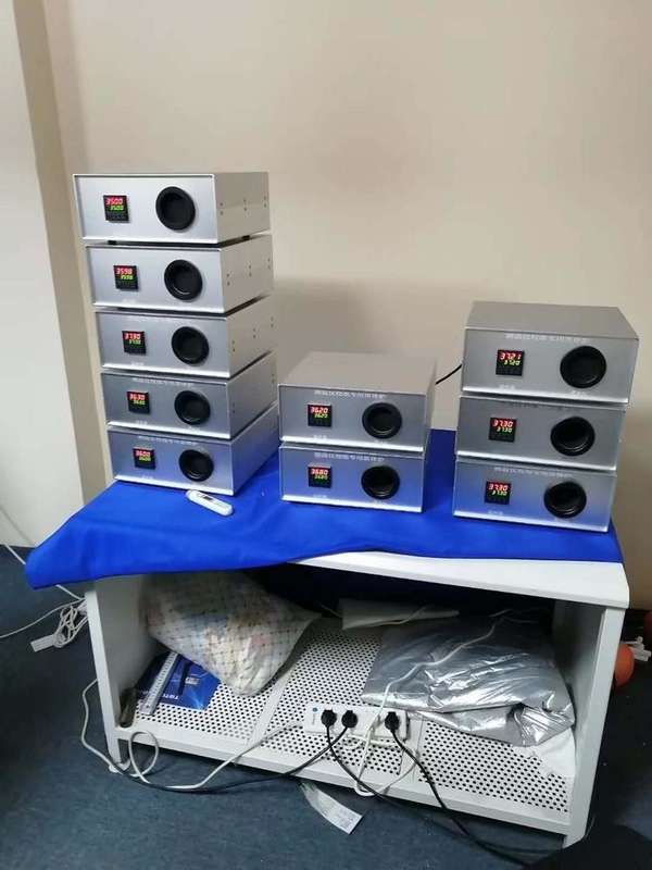 Thiết bị kiểm tra tính dễ cháy chính xác cao Lò nung cơ thể màu đen để hiệu chuẩn nhiệt kế hồng ngoại