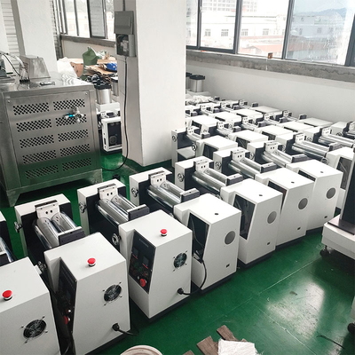 Cao su phòng thí nghiệm Thiết bị trộn hai cuộn Mill Máy móc cao su nhựa